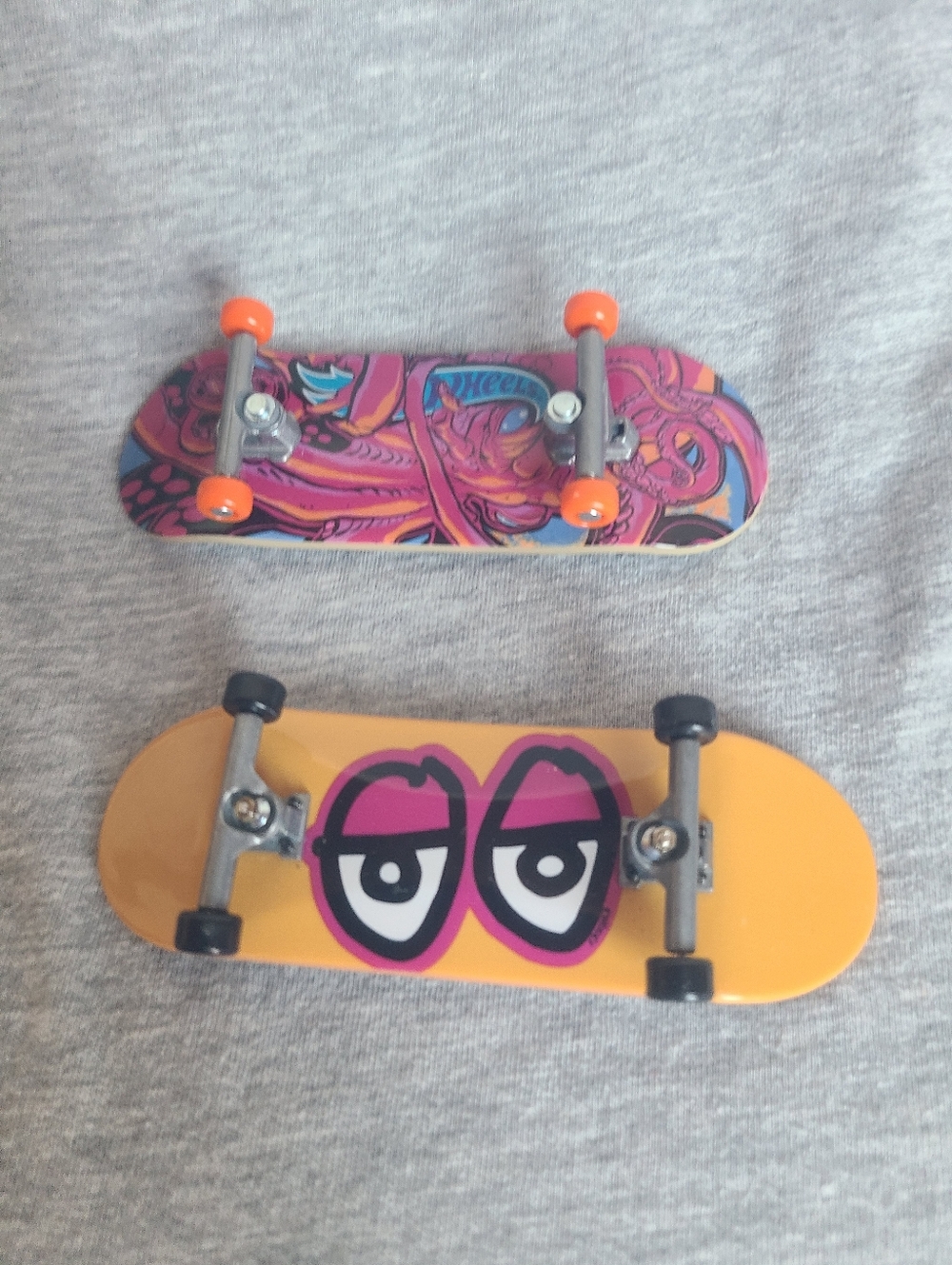 HOT WHEELS SKATE TONY HAWK BIRD HEAD 4" BLUE  FINGERBOARD SKATEBOARD +1 TECH Lot